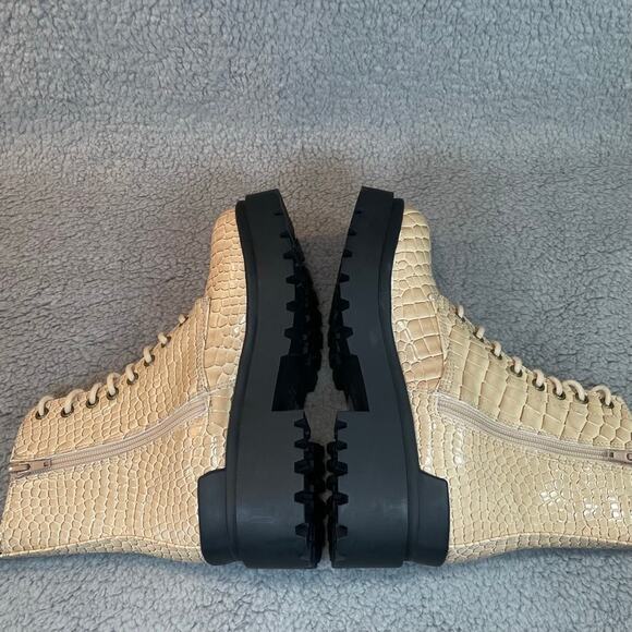 Urban Outfitters Brody Boot Sz 8 Grunge Goth Chunky Croc Platform Combat NWOB - Picture 8 of 11